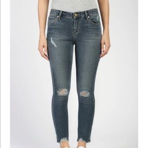 Articles of Society NWT blue Jean size 26 Suzy Step Hem Style ankle skinny